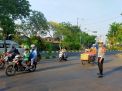 Cegah Kemacetan, Unit Lantas Polsek Asemrowo Lakukan Pengaturan Rutin