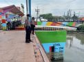 Personil Polsek Asemrowo Pantau Debit Air, Waspada Potensi Banjir