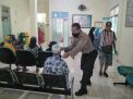 Polsek Krembangan Lakukan Pengamanan Pelaksanaan Vaksinasi di Puskesmas Dupak