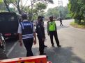 Personil Polsek Krembangan Bareng Satpol PP, Linmas & Dishub Lakukan Penyekatan di Pospam Jalan Laksda M Nasir