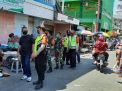 Polsek Krembangan Bersama Koramil Gelar Operasi Penertiban Masker di Pasar