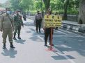 Kanit Intelkam Polsek Semampir Pimpin Operasi Penertiban Masker di Jalan Nyamplungan