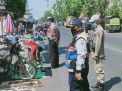 Polsek Semampir Gelar Operasi PPKM Darurat Bersama Personil Gabungan, Sasar PKL & Warung