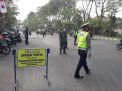 Kapolsek Asemrowo Pimpin Personil Gabungan Gelar Operasi Penertiban Masker di Jalan Dupak Rukun