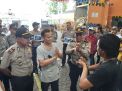 Kapolsek Asemrowo Sosialisasi Pencegahan Virus Corona di Pasar Buah Tanjungsari