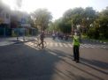 Satlantas Polres Tanjung Perak Beri Pelayanan Melalui Pengaturan Lalu Lintas Pagi