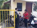 Satsabhara Polres Tanjung Perak Patroli Pemukiman Sambil Titip Pesan Kamtibmas