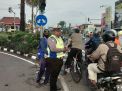 Polsek Krembangan Lakukan Pengaturan Pagi Cegah Kemacetan