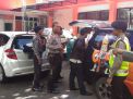 Polsek Krembangan Kawal Distribusi Surat Suara Dari Kantor KPU