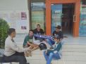 Panit Binmas Polsek Asemrowo Sampaikan Pesan Jaga Sportifitas Ke Supporter Bonek