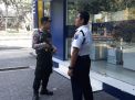 Satsabhara Polres Tanjung Perak Gelar Patroli Rutin di Kantor Bank