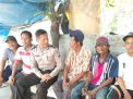 Babinkamtibmas Takal Kedinding Sambang Pemukiman, Sosialisasikan SPKT Door To Door