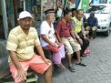 Babinkamtibmas Polsek Pabean Cantikan Sosialisasi SPKT Door To Door Ke Warga Kalimas Hilir