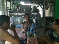 Panit Binmas Polsek Asemrowo Sambang Tomas, Titip Pesan Jaga Kerukunan