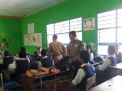 Babinkamtibmas Sidotopo Wetan Sampaikan Penyuluhan Narkoba ke Murid-murid SMP