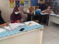 Polsek Asemrowo Kawal Vaksinasi Covid-19 Untuk Lansia di Kelurahan Genting Kalianak