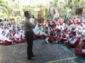 Babinkamtibmas Takal Kedinding Binluh Kenakalan Remaja ke Murid-murid SD