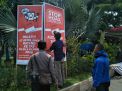 Babinkamtibmas Sukolilo Baru Pemasangan Banner Sosialisasi Hak Pilih & Anti Hoax