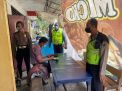 Polsek Krembangan Lakukan Operasi Masker di Pasar Dupak Bangunsari, Berikan Teguran Kepada Pelanggar