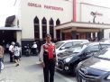 Babinkamtibmas Perak Timur PAM Kebaktian Rutin di Gereja Pantekosta