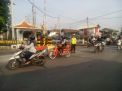 Polsek Asemrowo Laksanakan Pengaturan Pagi di Seputaran Jalan Tambak Mayor