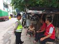 Babinkamtibmas Perak Utara Sampaikan Pesan Waspada Curanmor ke Petugas Parkir