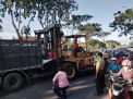 Sempat Macet Akibat Truk Terguling, Jalan Raya Dupak Rukun Kembali Lancar