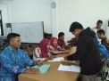 Polsek Asemrowo Lakukan Pengawalan Pengiriman Hasil Unas