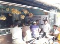 Cangkrukan Bersama Warga Sawah Pulo, Babinkamtibmas Ujung Sosialisasi SPKT Door To Door
