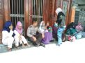 Babinkamtibmas Takal Kedinding Sampaikan Waspada Curanmor Ke Ibu-Ibu