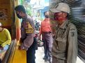 Tegakkan Aturan PSBB, Polsek Semampir Bubarkan Pengunjung Warkop