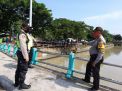 Deteksi Dini Potensi Banjir, Polsek Pabean Cantikan Lakukan Pemantauan Debit Air di Sungai Kalimas