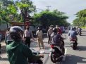 Kapolsek Krembangan Pimpin Personil Gabungan Gelar Operasi Penertiban Masker di Jalan Demak