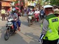 Kanit Intelkam Polsek Asemrowo Pimpin Operasi Penertiban Masker Bareng Personil Gabungan