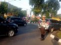 Polsek Asemrowo Gelar Pengaturan Pagi, Bantu Pekerja & Anak-anak Sekolah
