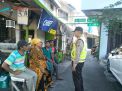 Babinkamtibmas Nyamplungan Sambang Warga Jalan Gili, Sampaikan Waspada Orang Tak Dikenal