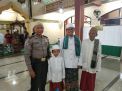 Babinkamtibmas Takal Kedinding Gelar Jumat Darling di Masjid As Shiddiq