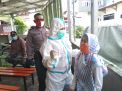 Babinkamtibmas Polsek Krembangan Kawal Pelaksanaan Swab Tes