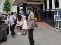Babinkamtibmas Perak Timur Kawal Pelaksanaan Kebaktian di Gereja Pantekosta Jalan Rajawali