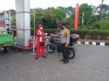 Personil Polsek Asemrowo Lakukan Patroli di SPBU, Sampaikan Waspada Uang Palsu