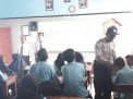 Babinkamtibmas Bulak Sampaikan Pesan Tertib Berlalu Lintas Dalam Rabu Narsis