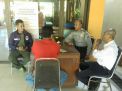 Babinkamtibmas Wonokusumo Sosialisasikan SPKT Door To Door di Kantor Kelurahan