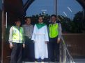 Unit Sabhara Polsek Krembangan Pam Kebaktian Minggu di Gereja Santo Mikael