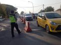 Cegah Kemacetan, Unit Lantas & Unit Sabhara Polsek Kenjeran Lakukan Pengaturan Pagi
