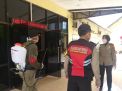 Kapolsek Pabean Cantikan Pantau Langsung Penyemprotan Antiseptic di Seluruh Ruang Mapolsek