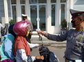 Polres Tanjung Perak Lakukan Penyekatan di Pospam Suramadu Dalam Rangka Penerapan PSBB