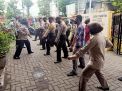 Polsek Asemrowo Gelar Pelatihan Beladiri Dalam Program Kamis Pak Polis