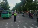 Unit Lantas Polsek Semampir Lakukan Pengaturan Sore Bantu Kepulangan Pekerja