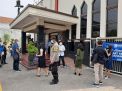 Babinkamtibmas Polsek Pabean Cantikan Kawal Kebaktian Minggu di Gereja Pantekosta Jalan Rajawali
