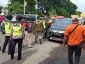 Kapolsek Asemrowo Pimpin Operasi Penertiban Masker di Jalan Raya Dupak Rukun
